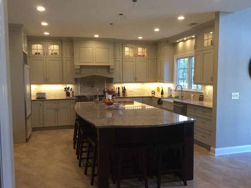 L-Shaped Kitchen With Island