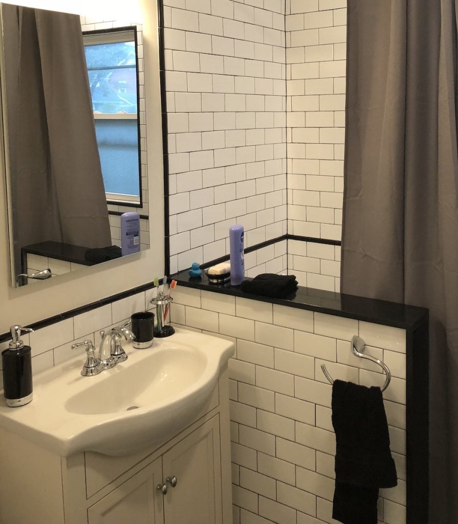 White Subway Tile with Black Edging